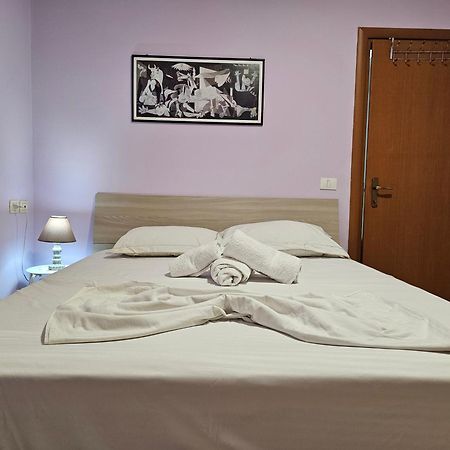 Bral Apartments 8 Two-Bedroom Beachfront Драч Екстериор снимка