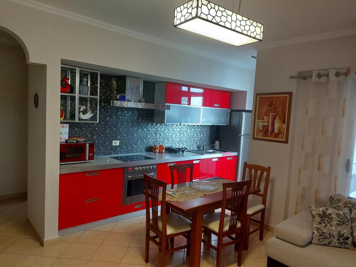 Bral Apartments 8 Two-Bedroom Beachfront Драч Екстериор снимка