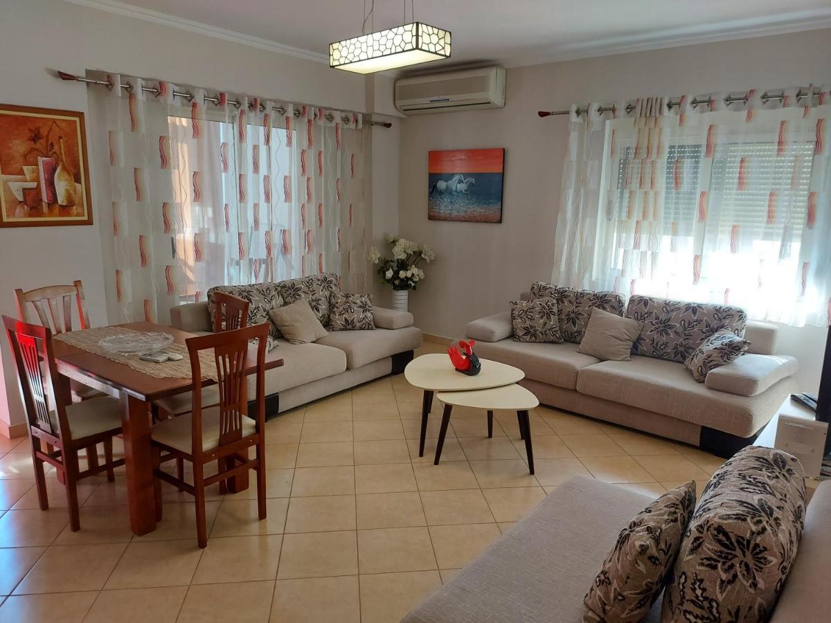 Bral Apartments 8 Two-Bedroom Beachfront Драч Екстериор снимка