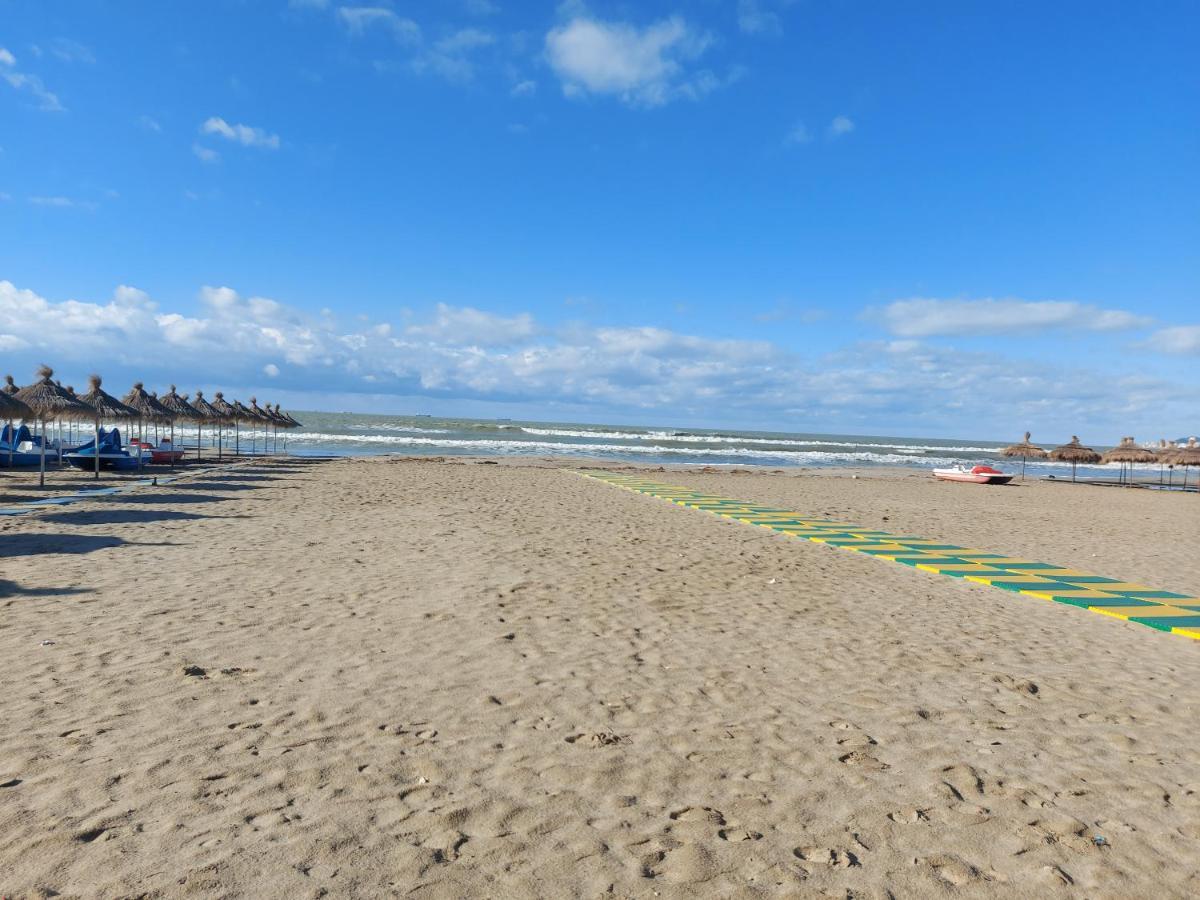 Bral Apartments 8 Two-Bedroom Beachfront Драч Екстериор снимка