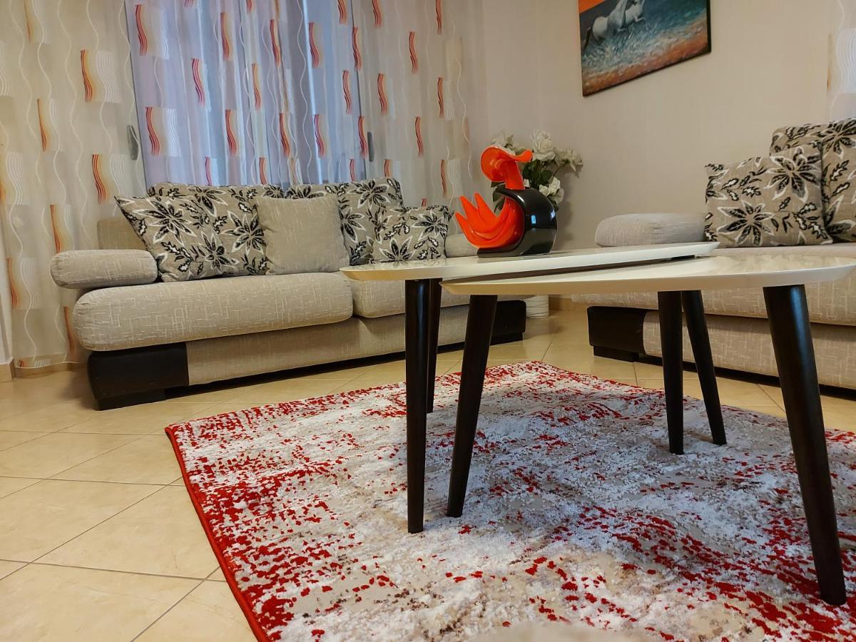 Bral Apartments 8 Two-Bedroom Beachfront Драч Екстериор снимка