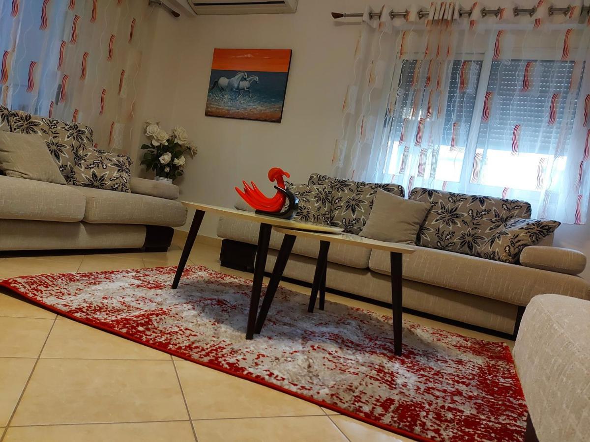 Bral Apartments 8 Two-Bedroom Beachfront Драч Екстериор снимка