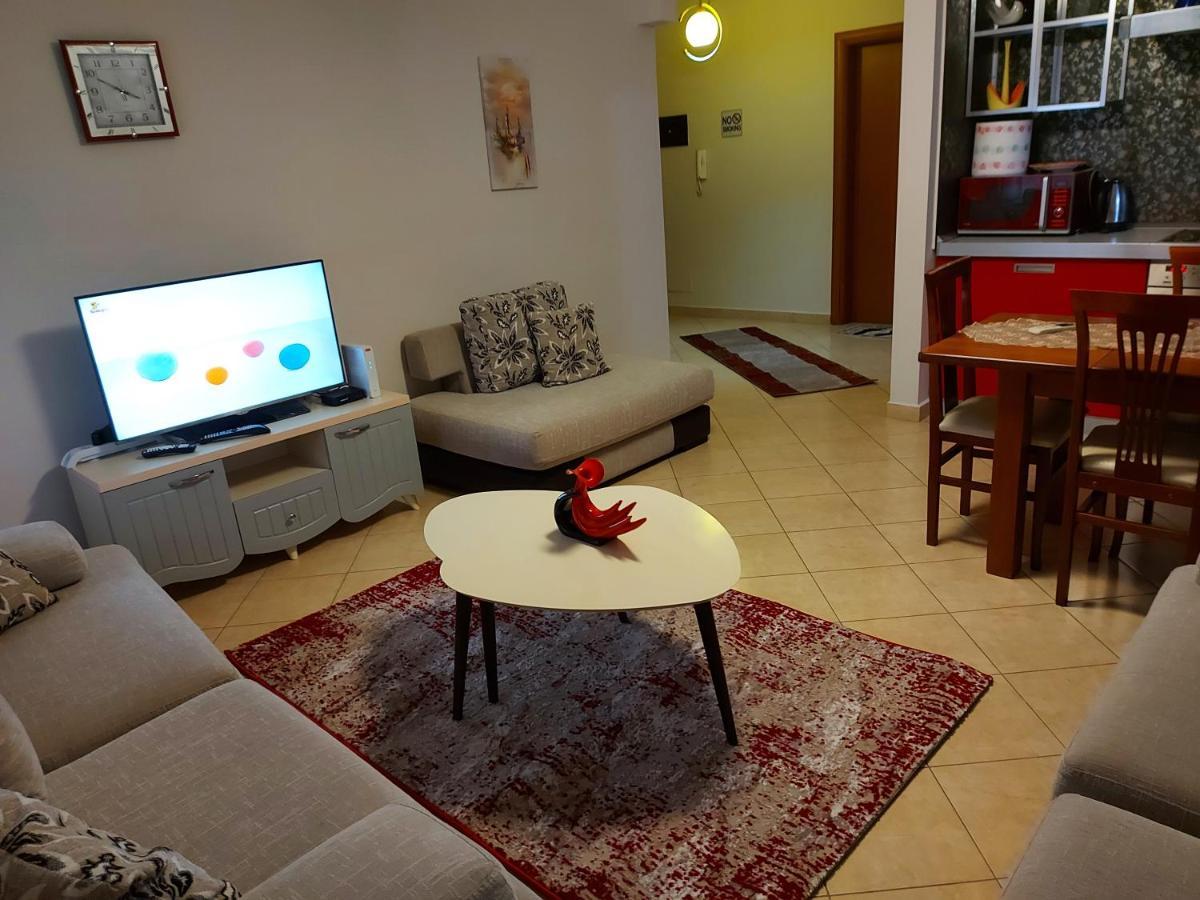 Bral Apartments 8 Two-Bedroom Beachfront Драч Екстериор снимка