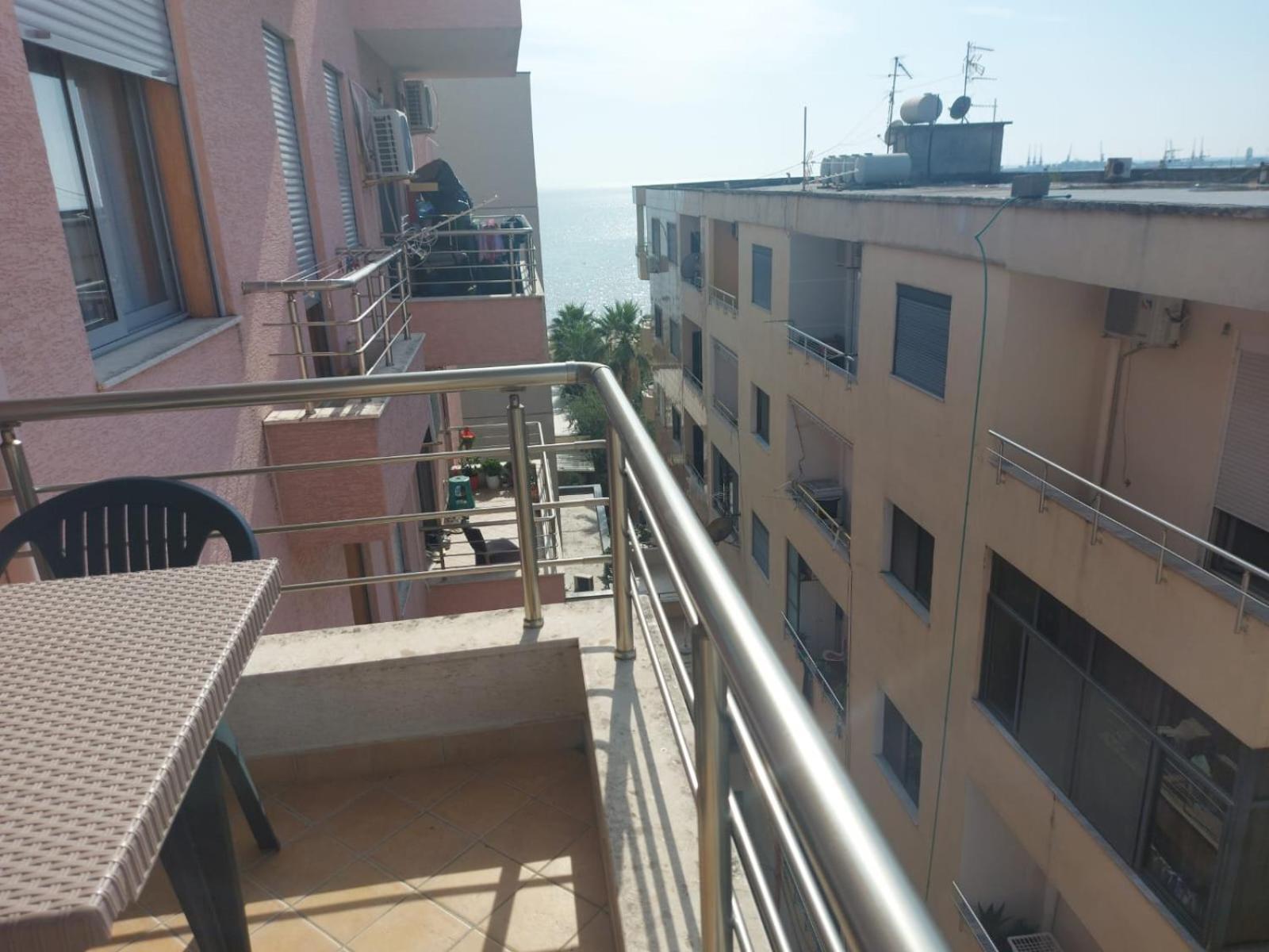 Bral Apartments 8 Two-Bedroom Beachfront Драч Екстериор снимка